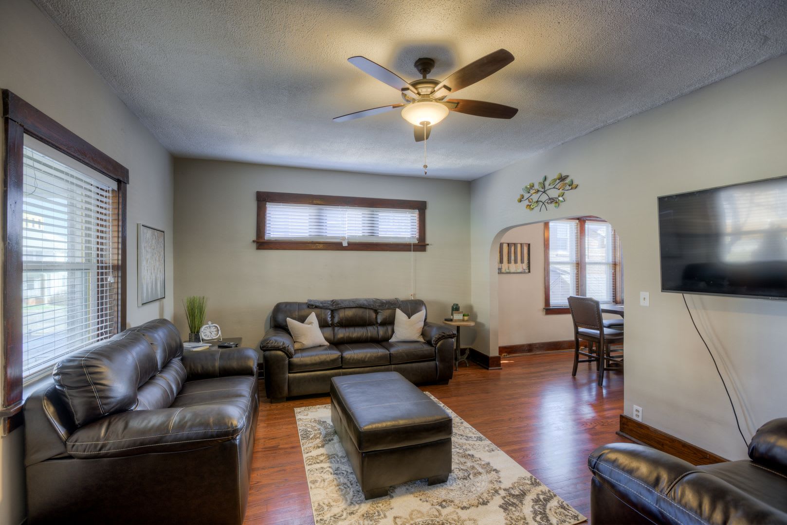 3507 3509 3511 Dewey Ave Townhomes – photo 4