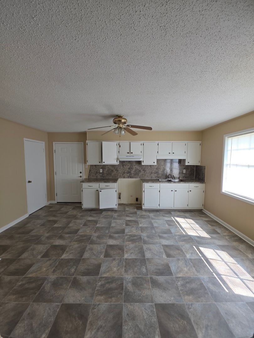 1113 Ave 4 NE – photo 4