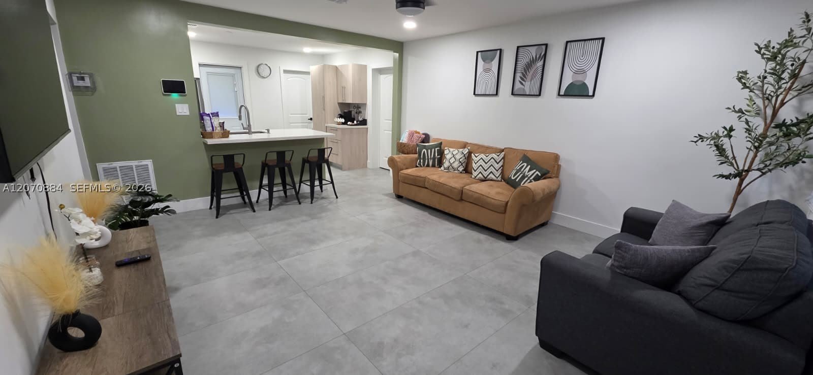 420 S 28th Ave – photo 2