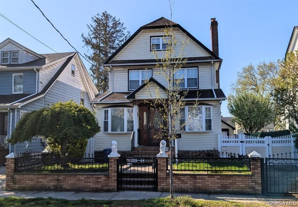 209 44 110Th Avenue – photo 1