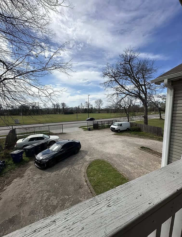 3731 Riverside Dr – photo 2