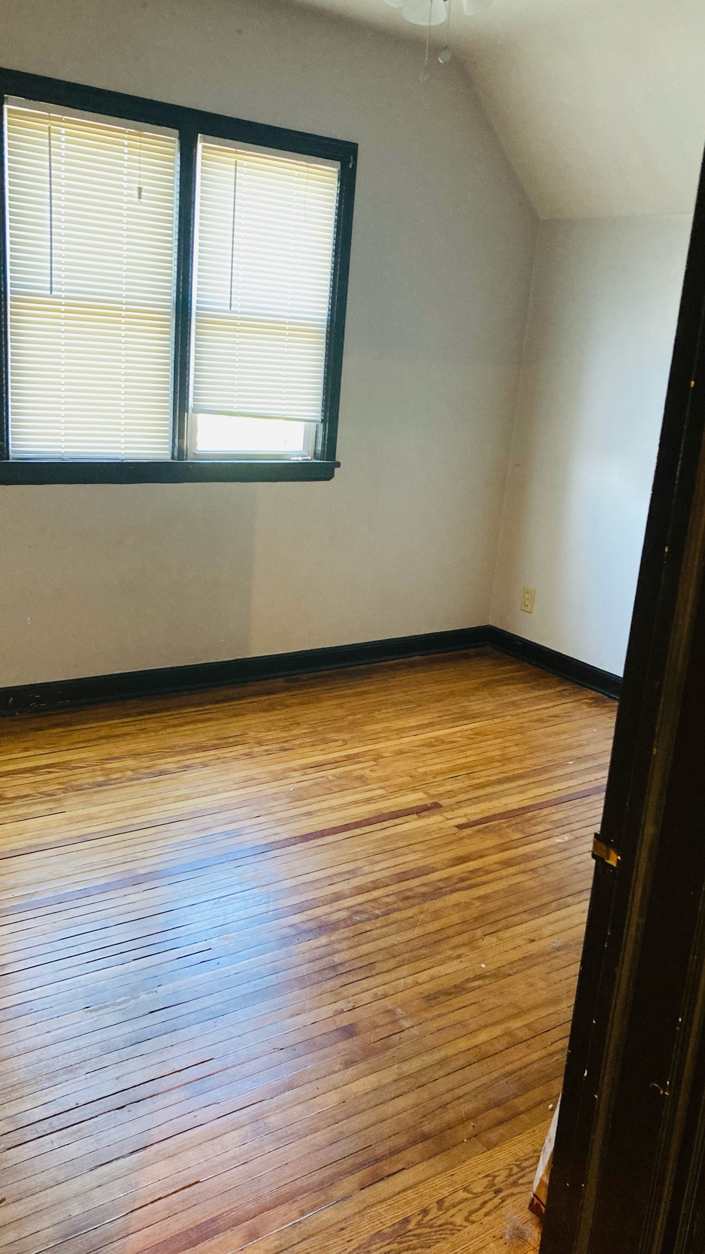 1095 12th Avenue Southeast – photo 2