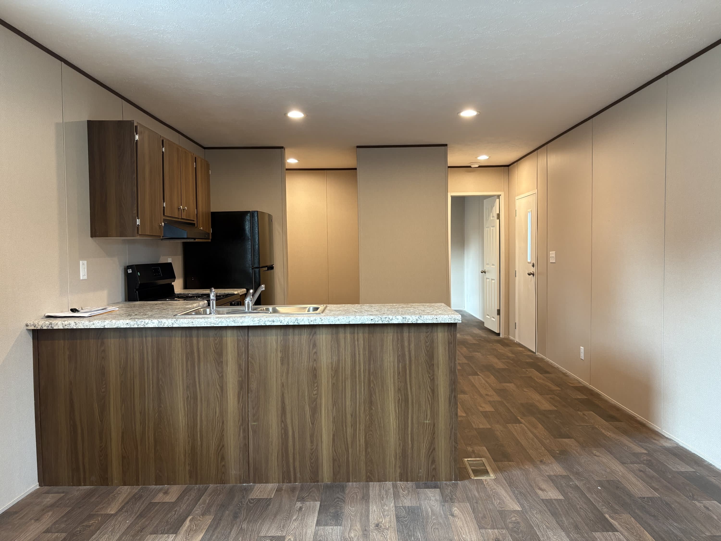 932 Salters Street – photo 4