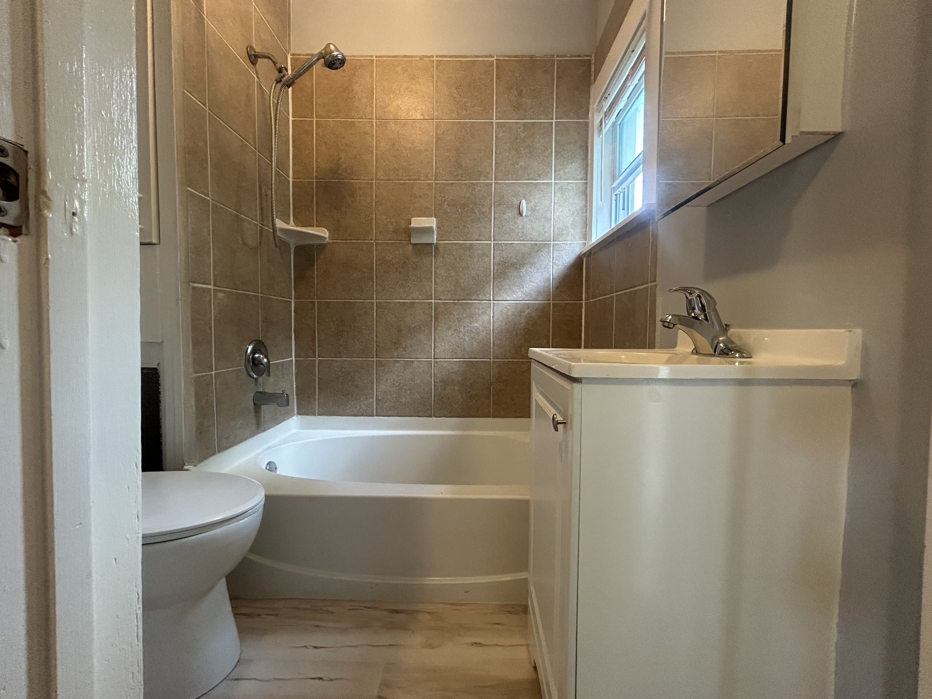 35 Kent Avenue – photo 2