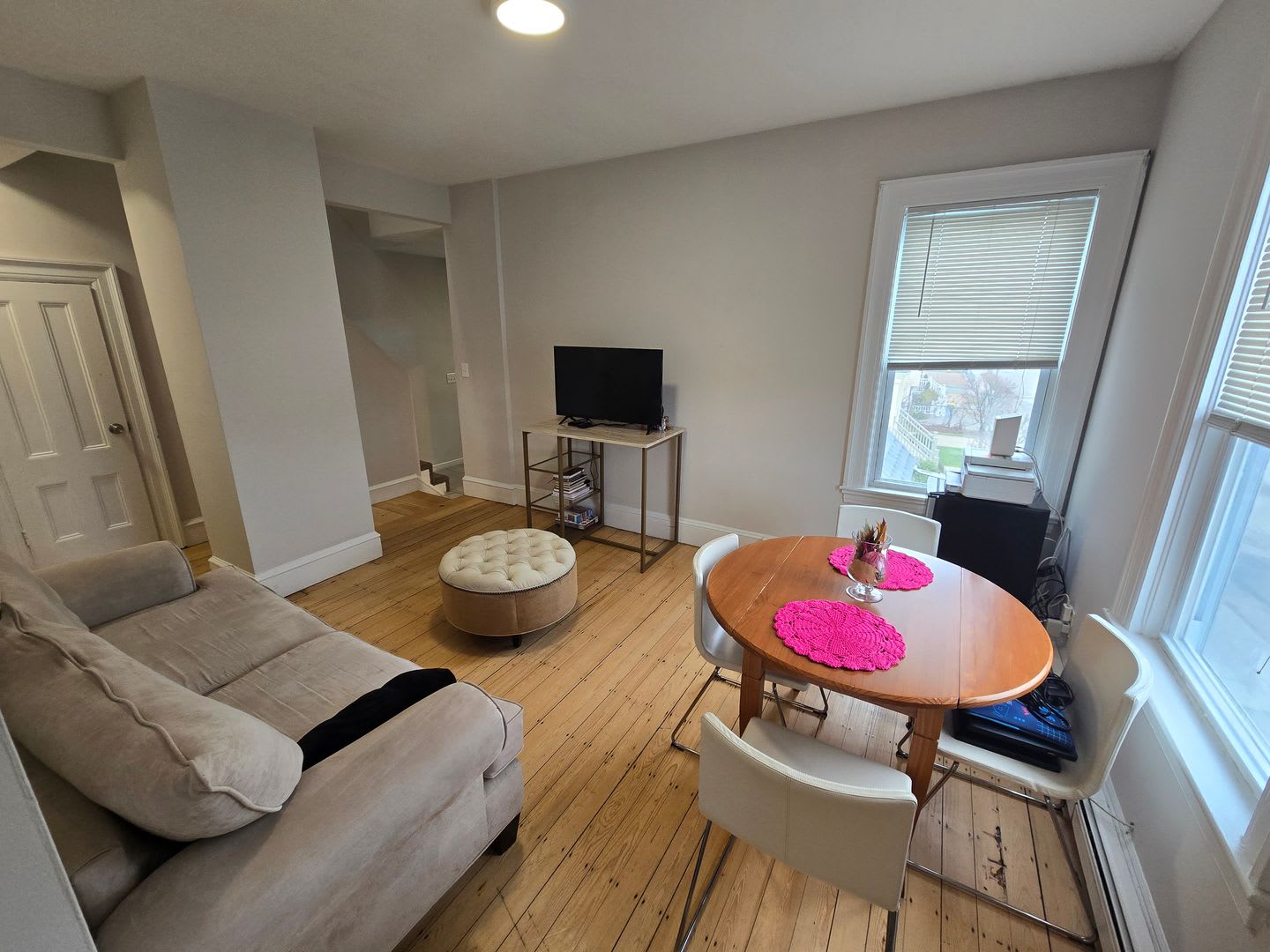 Nicely renovated 3 bed with in-unit laundry in Watertown! – photo 5
