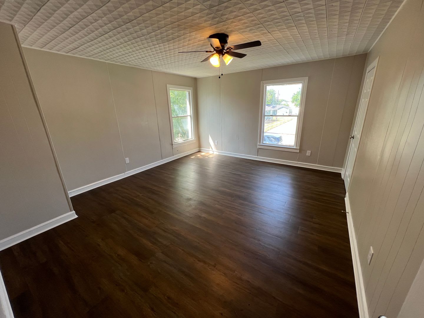Duplex *upstairs* Leasing Special Available* – photo 5