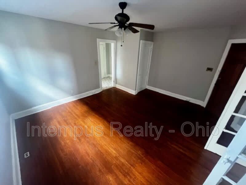 4237 Vine St – photo 4