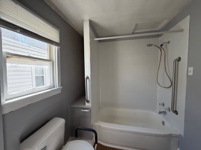 317 Commercial st – photo 4