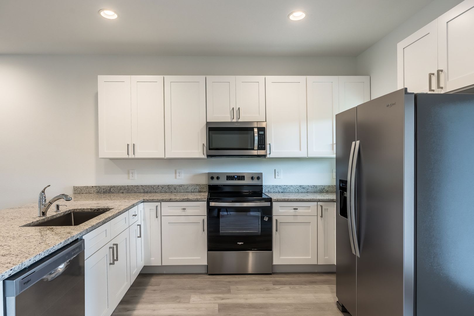 Brand New Home for Rent! – photo 4
