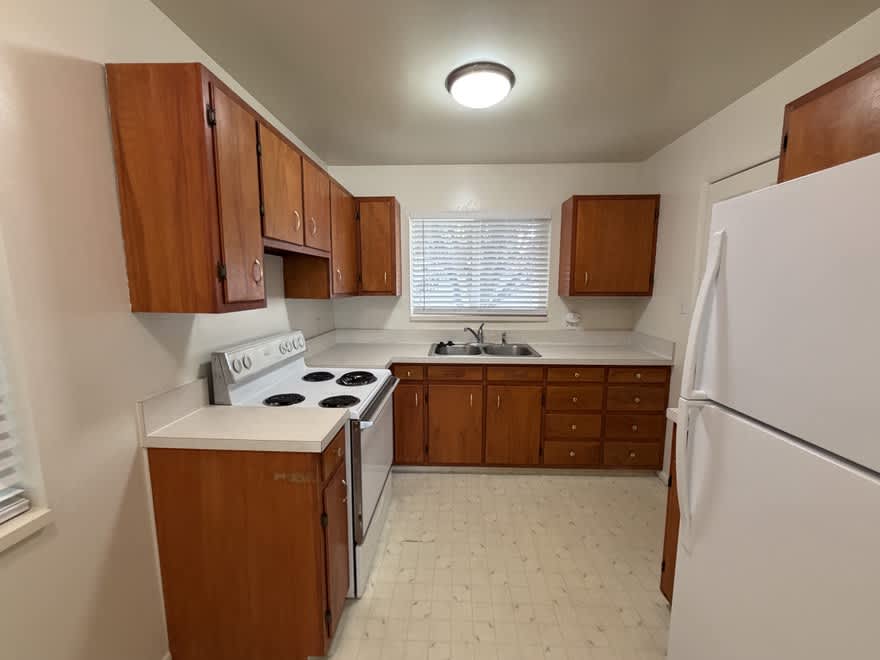 744/746 East 200 North – photo 4
