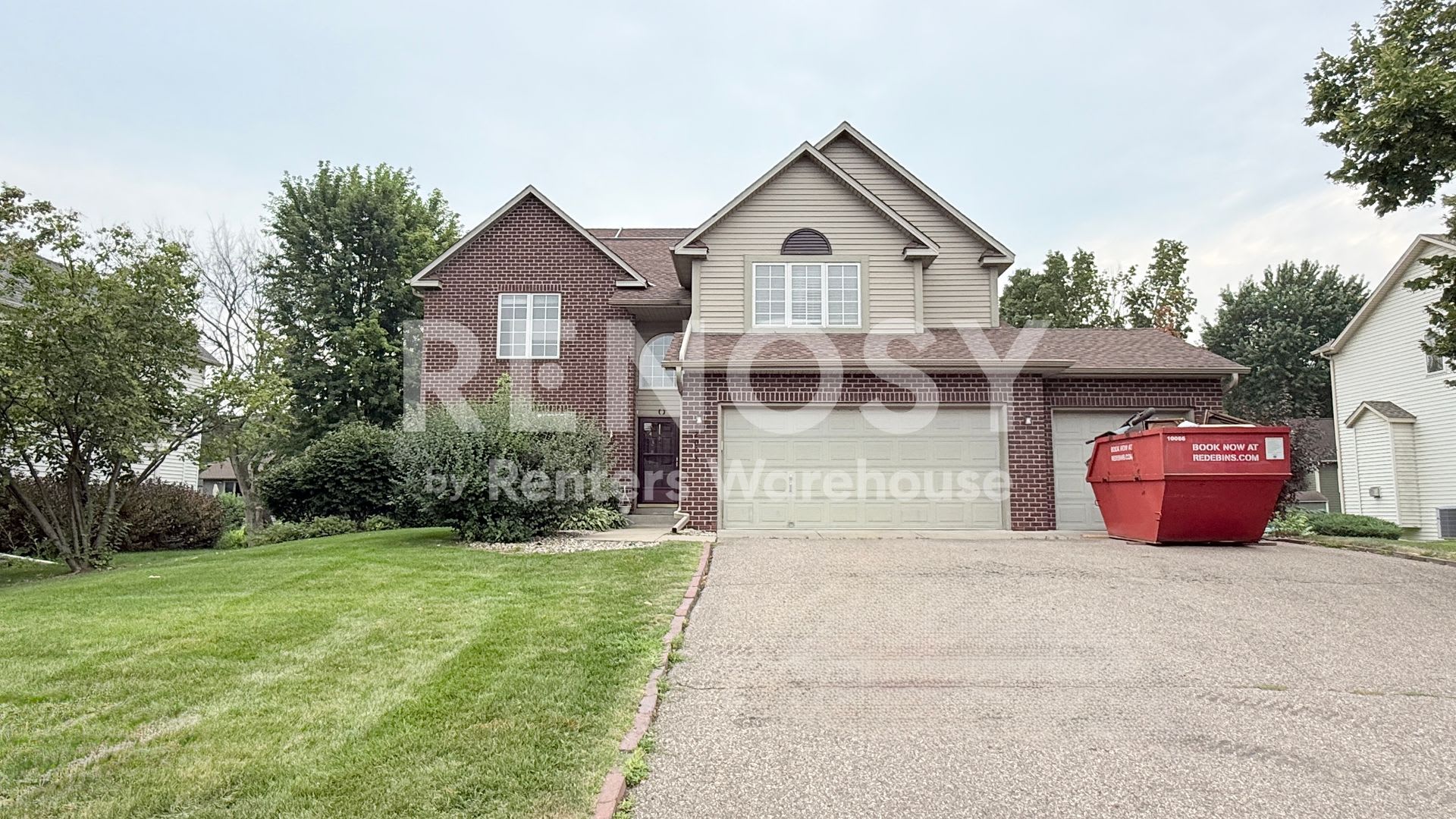 Executive Home Avail Now In Shakopee – photo 3