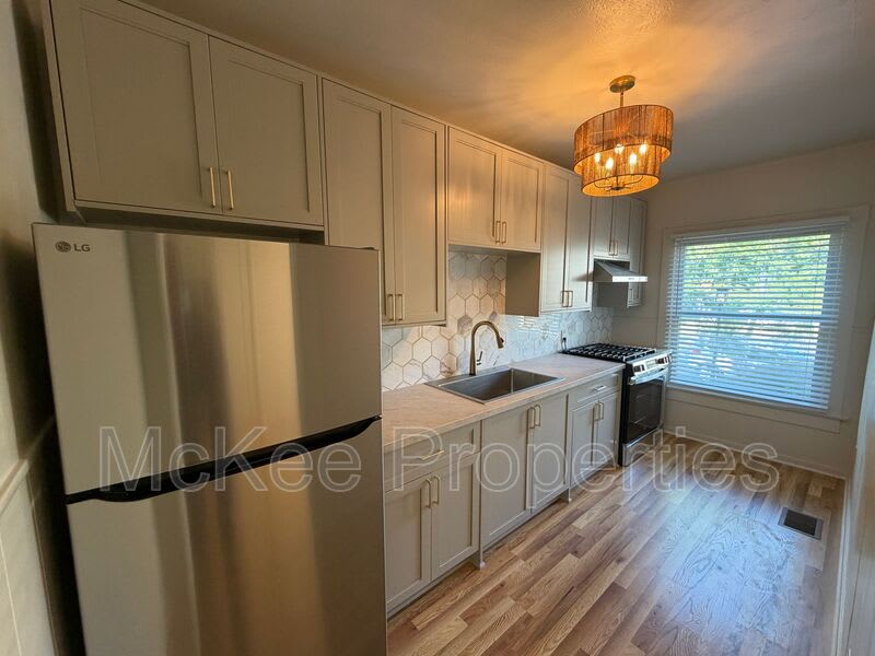 2142 First Avenue – photo 1