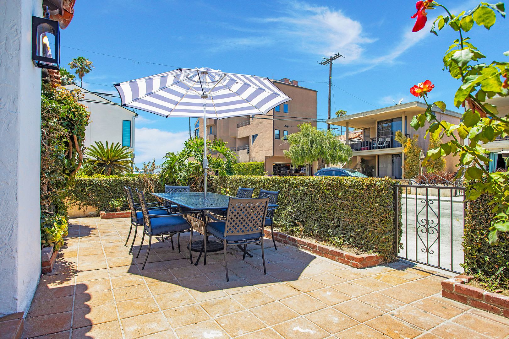 Escape to paradise in the heart of Belmont Shores at VILLA LA VERNE! – photo 2