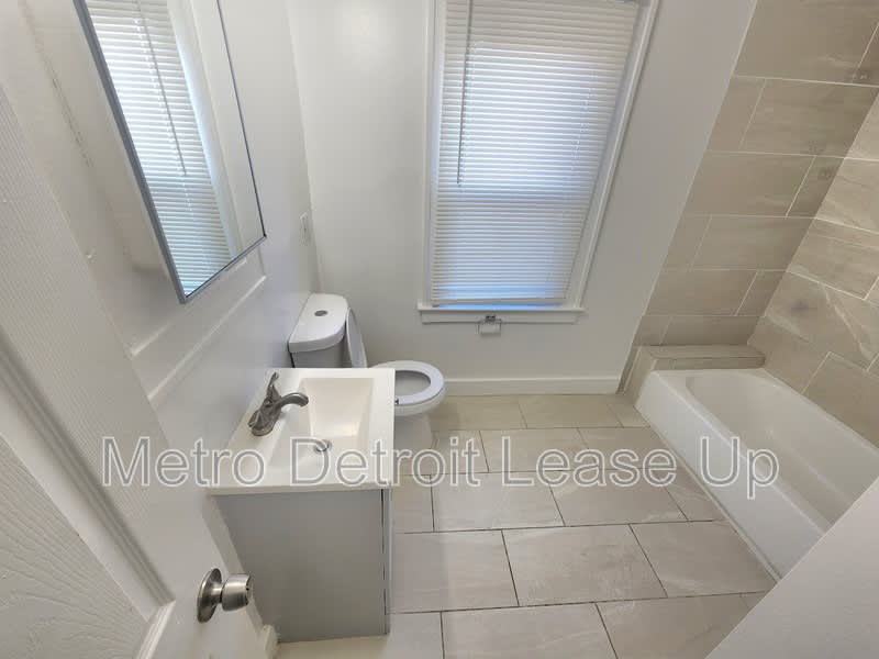 3651 Buckingham – photo 5