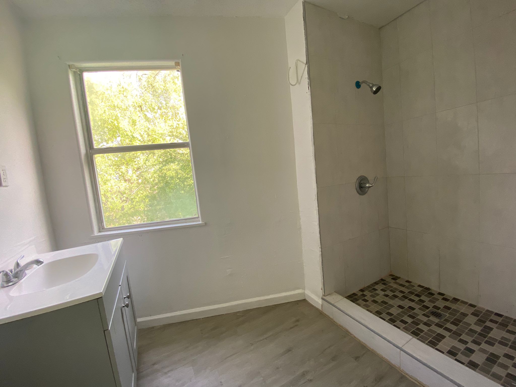 521 E Sprague St – photo 5