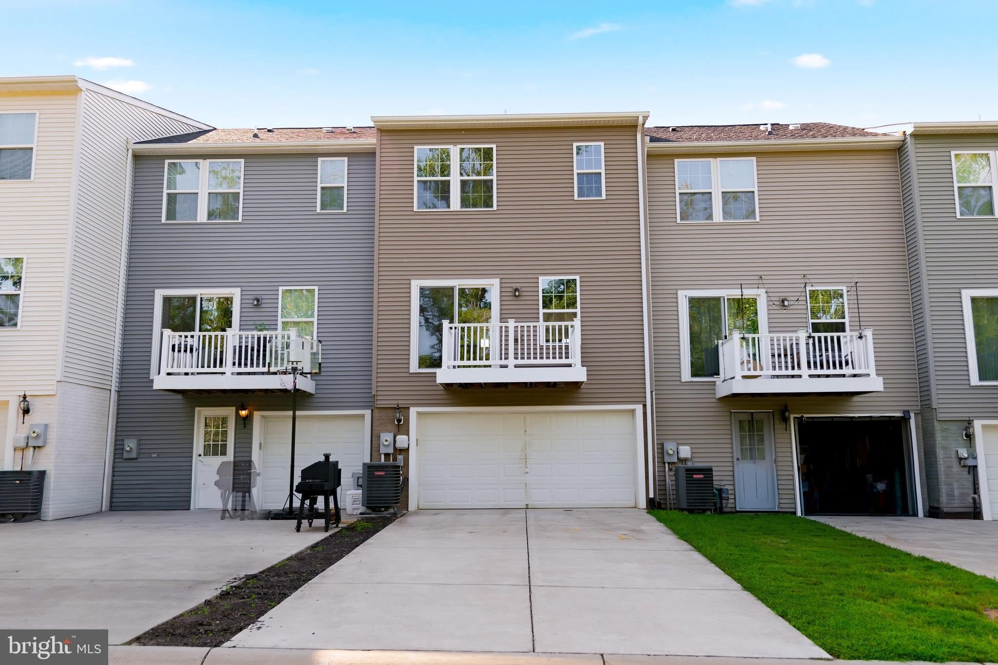 8647 Rosecrans Lane – photo 3