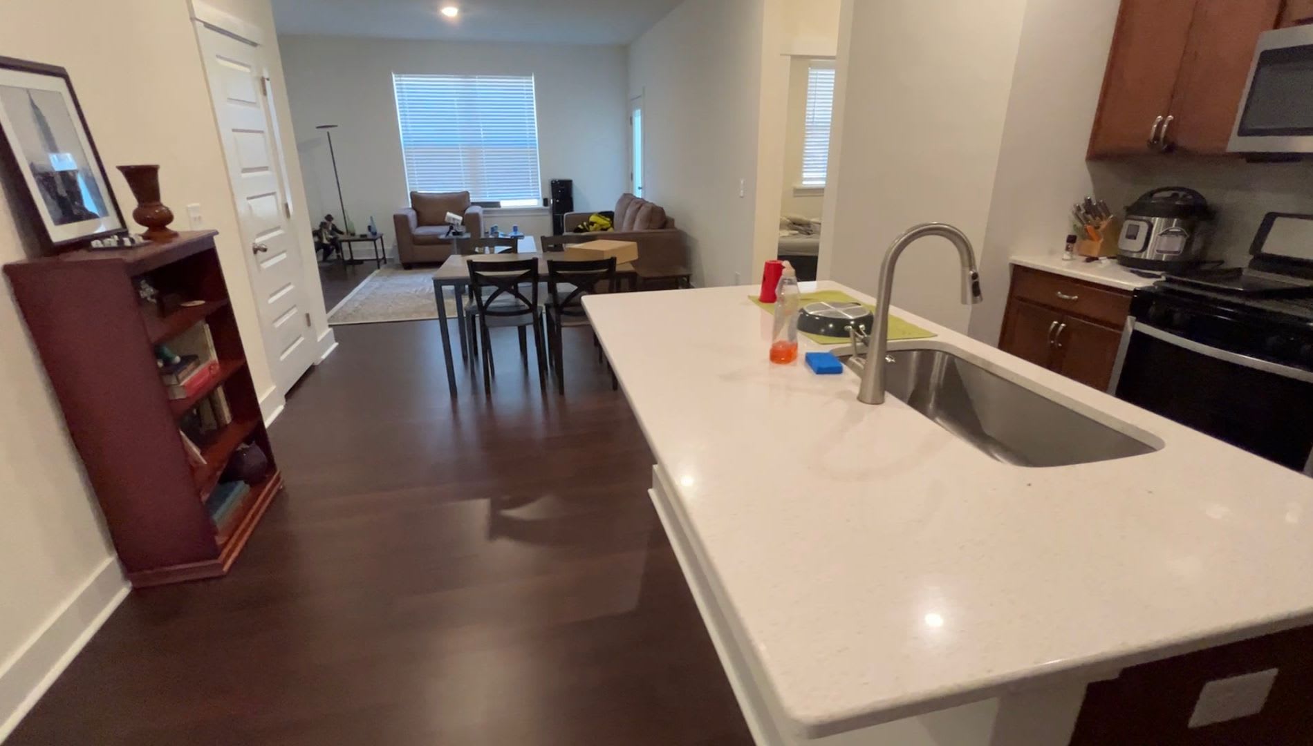Room In 4 Bedroom Townhome At Clark Creek Ln – photo 5