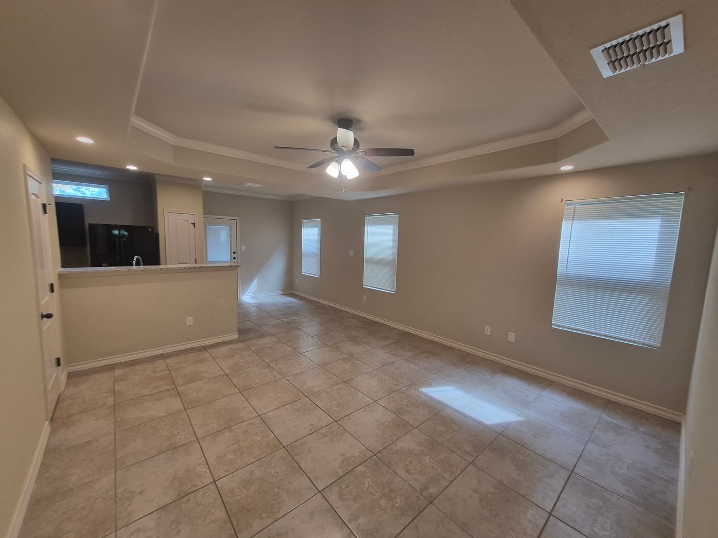 6926 Lakeview Dr. #102, San Antonio, TX. 78244 – photo 2
