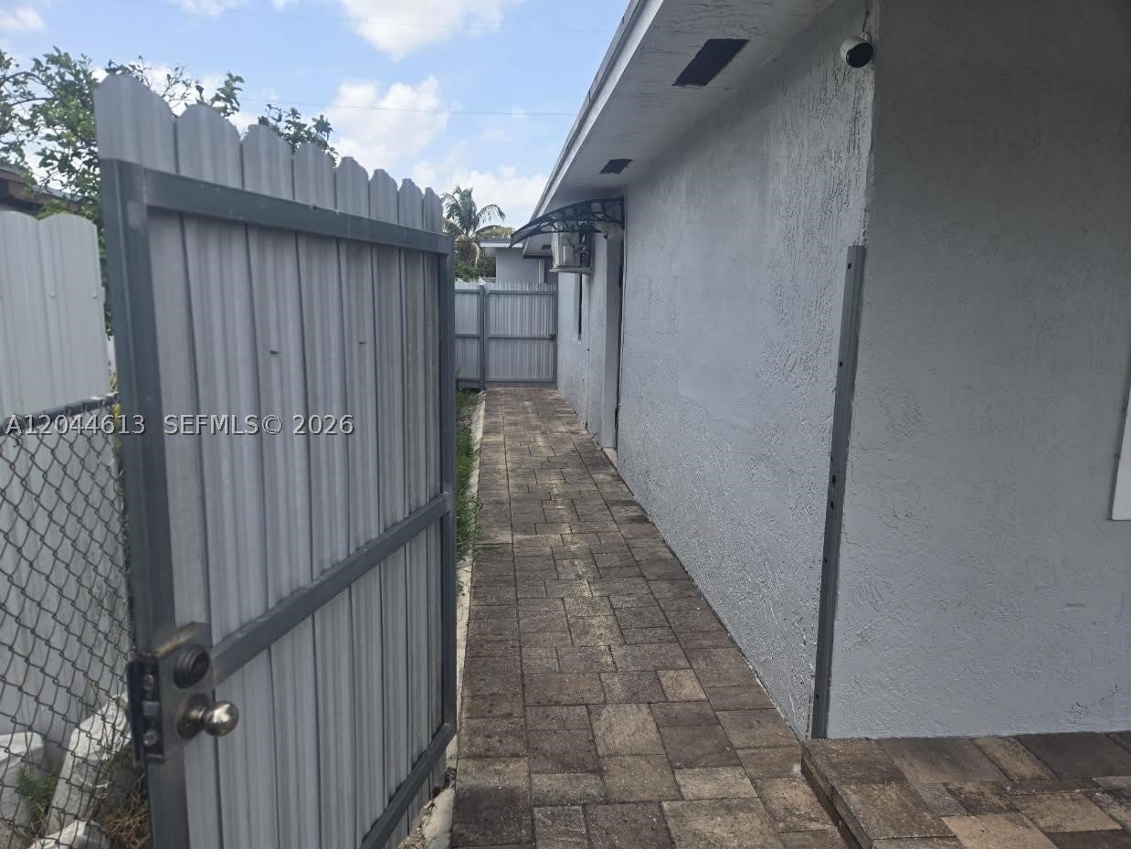 735 SULTAN AVE – photo 2