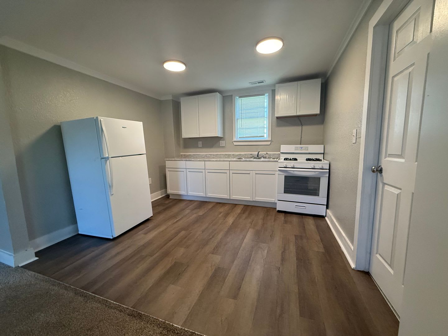 For Rent: 2918 S Jefferson St. Fully Renovated Spacious 3 Bedroom 1.5 Bath Home! – photo 4