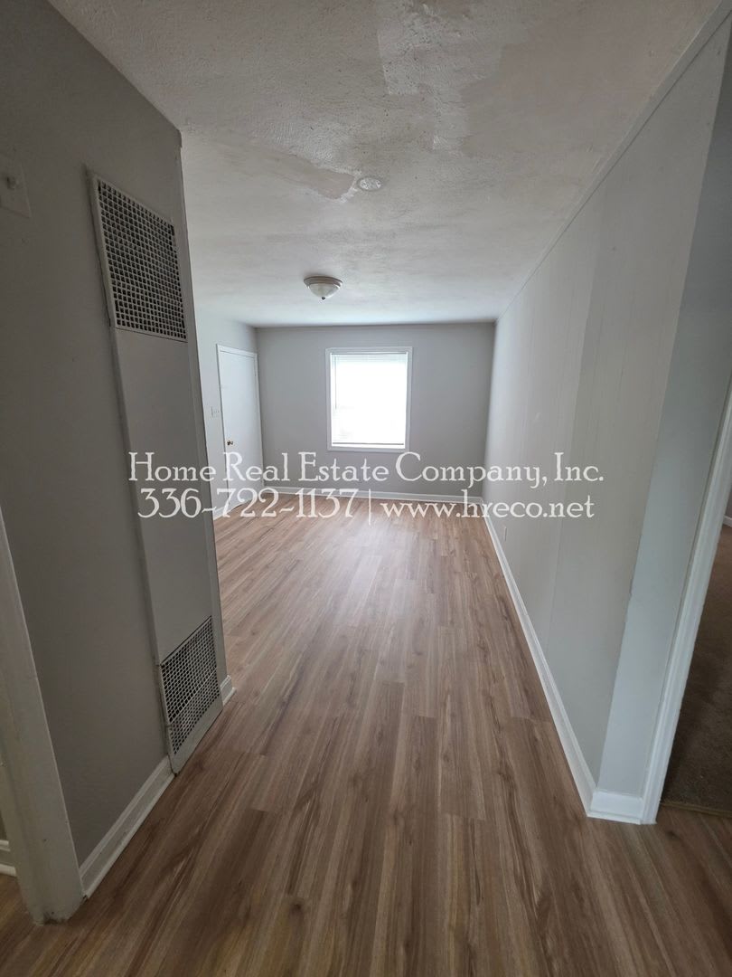 Fayetteville Village Apartments – photo 4