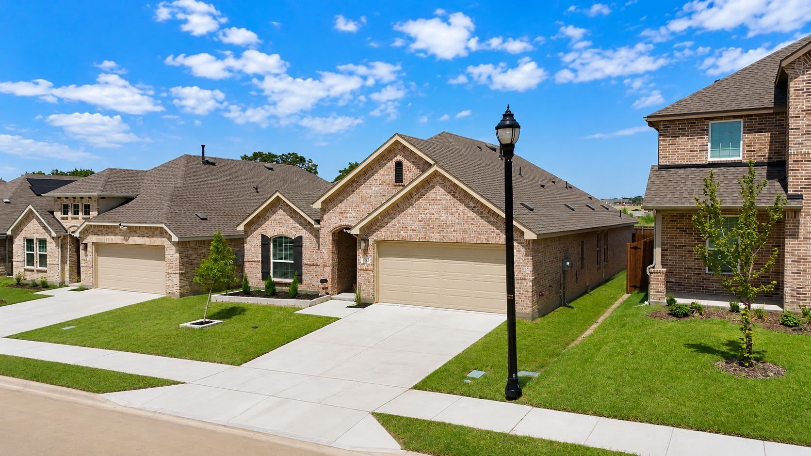 702 Woodford Way – photo 3