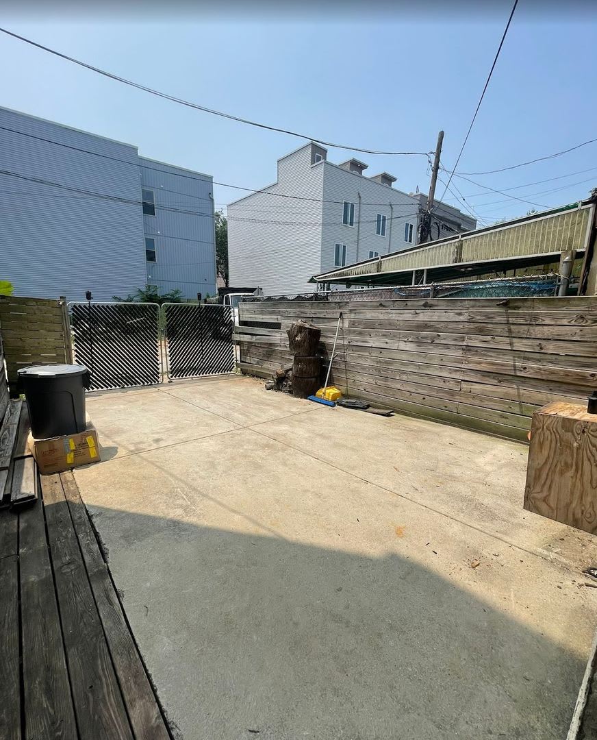 5 Bedroom 3 Bathroom W Roof Deck And Private Parking – photo 2