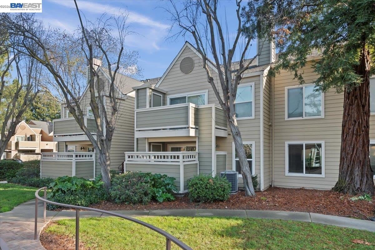 215 Reflections Dr – photo 1
