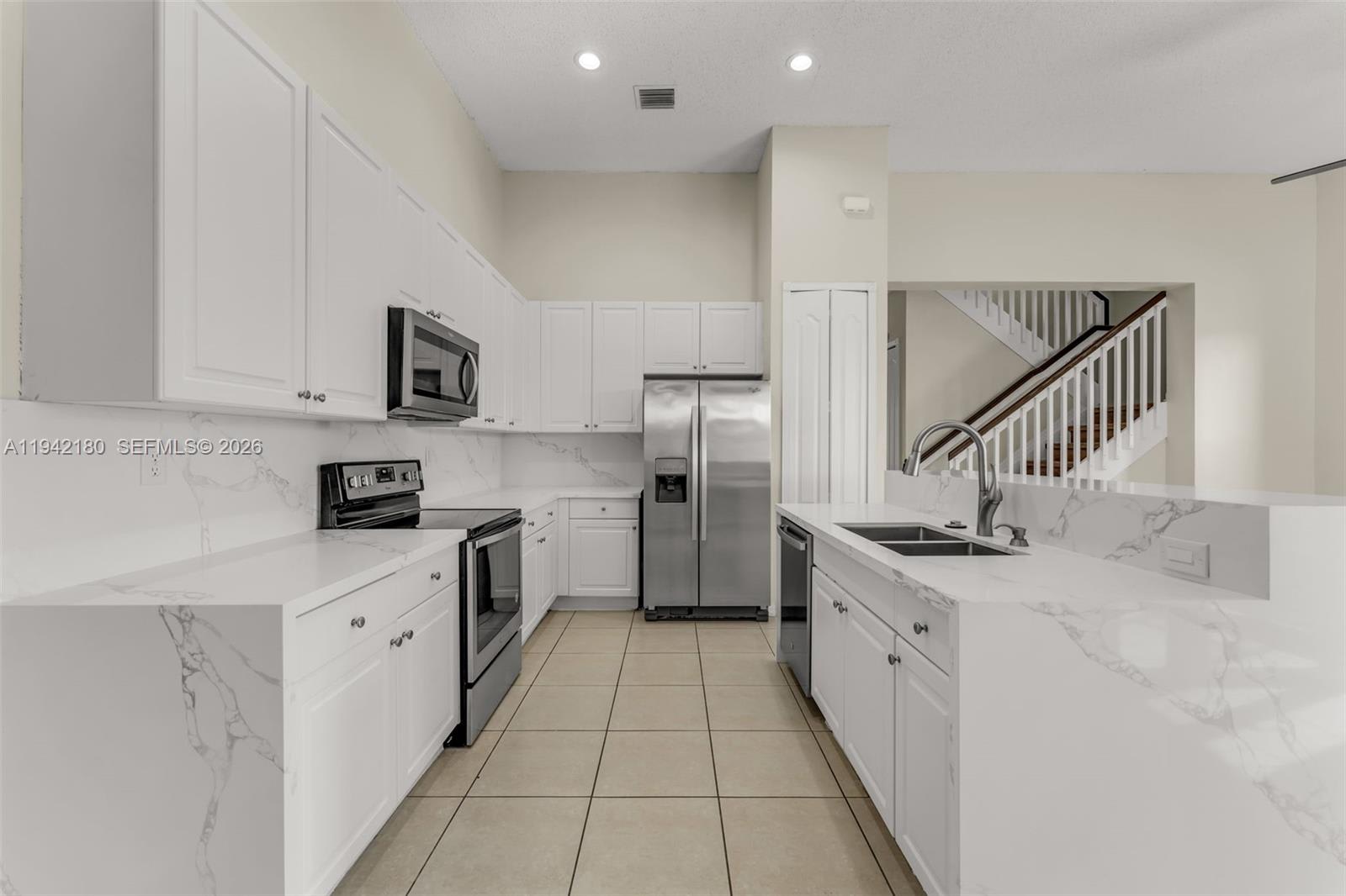 1856 Northeast 3rd Court – photo 4