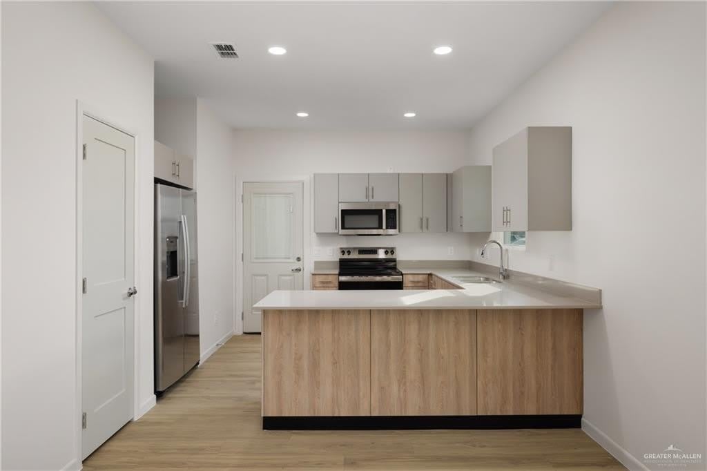 804 N Clarence Avenue – photo 2