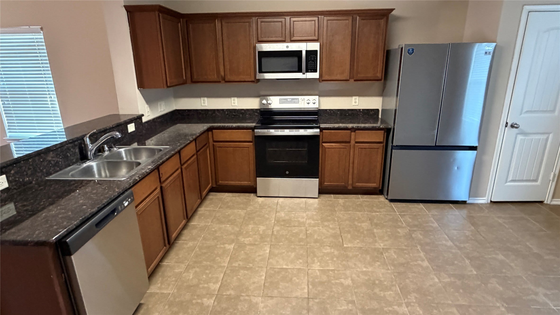 3311 Stratford Street – photo 5