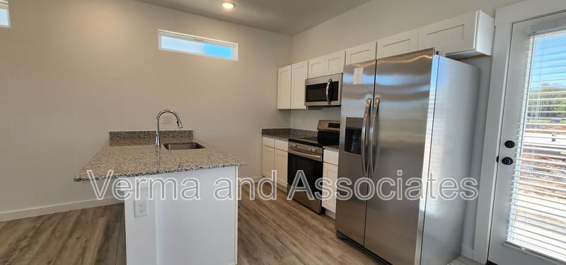 1091 Kentucky Ave – photo 3