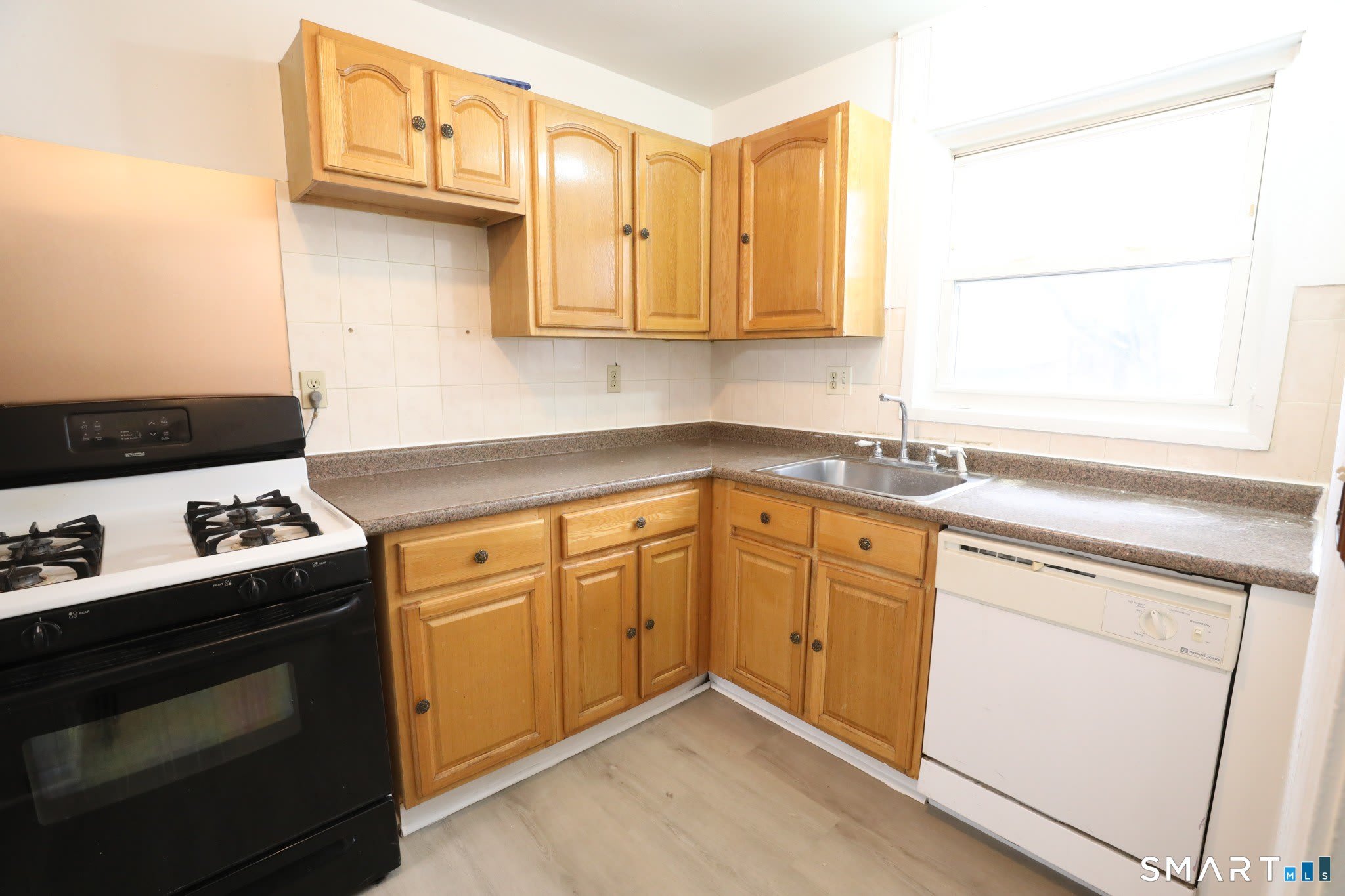 1 Camelot Drive – photo 3