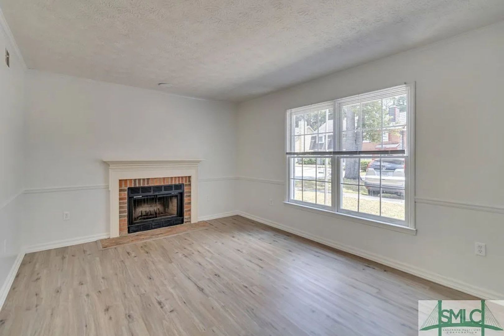 Spacious 2 Bedroom Brick Townhome With Private Fenced Yard – photo 4