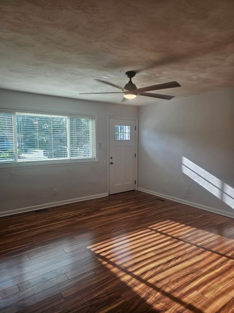 1068 Sharon Dr – photo 4