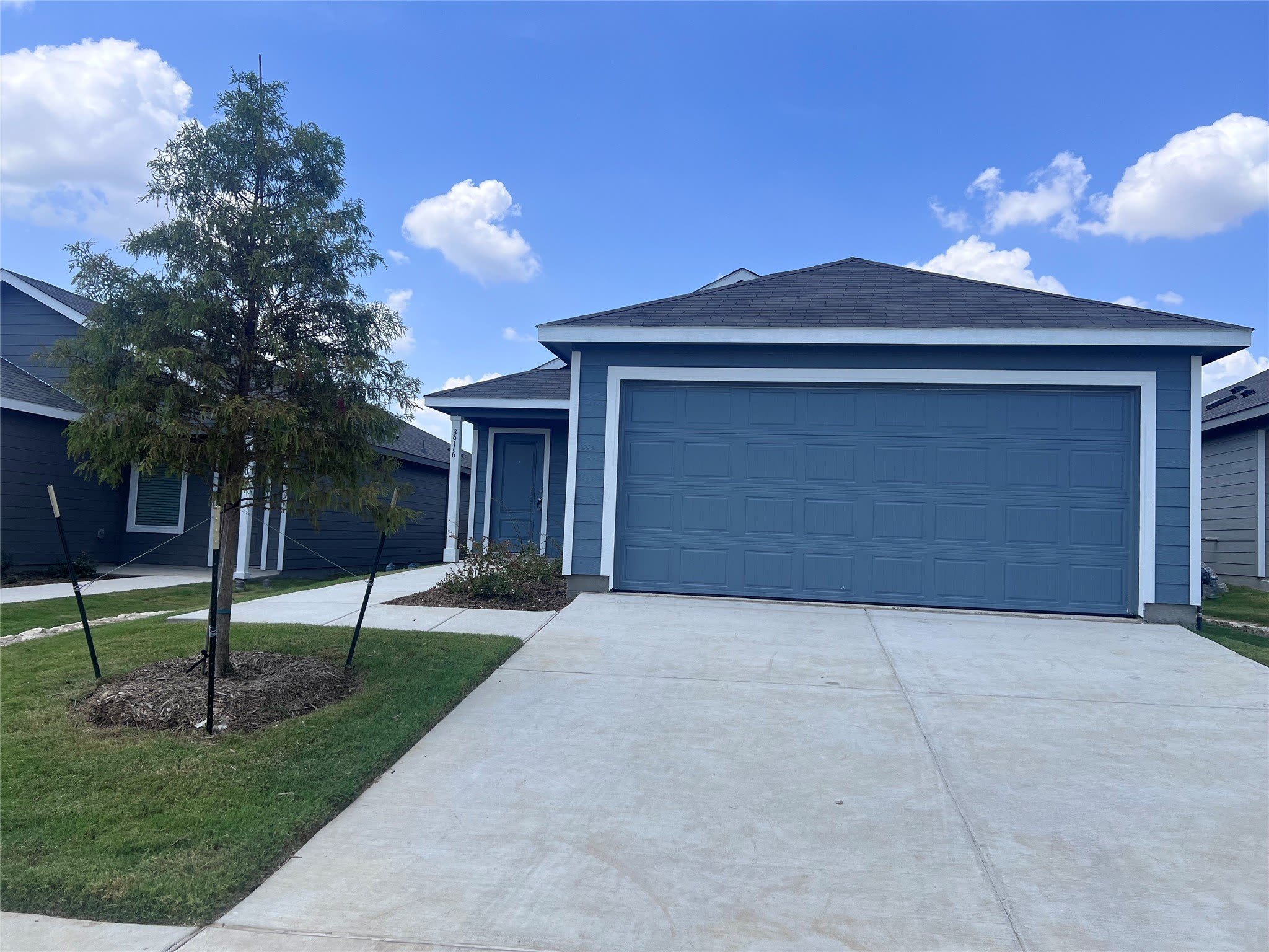 3916 Superior Place – photo 1