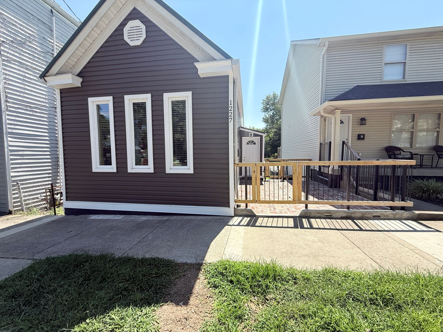 Newly renovated 1 bed 1 bath single family home – photo 1