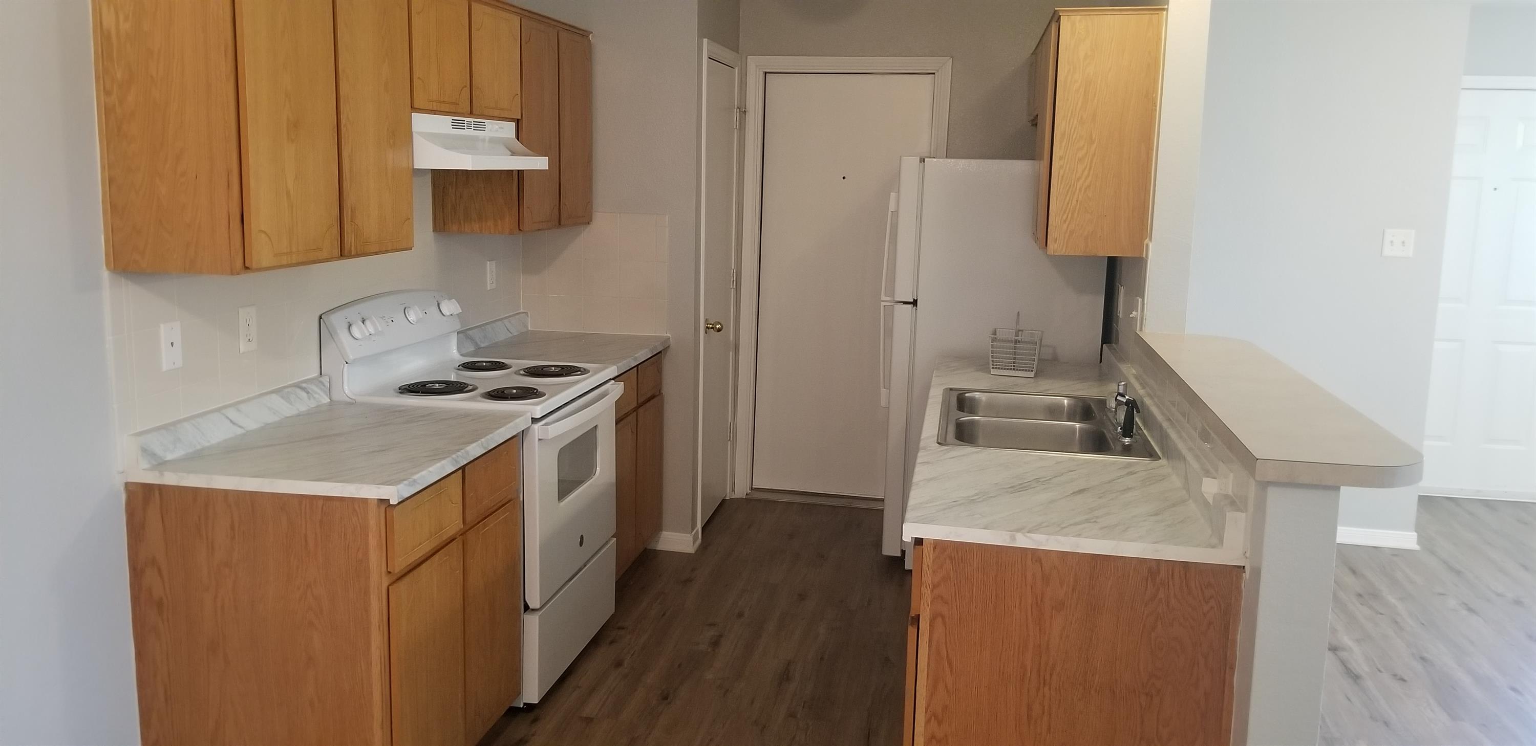 403-A Topeka Court – photo 3