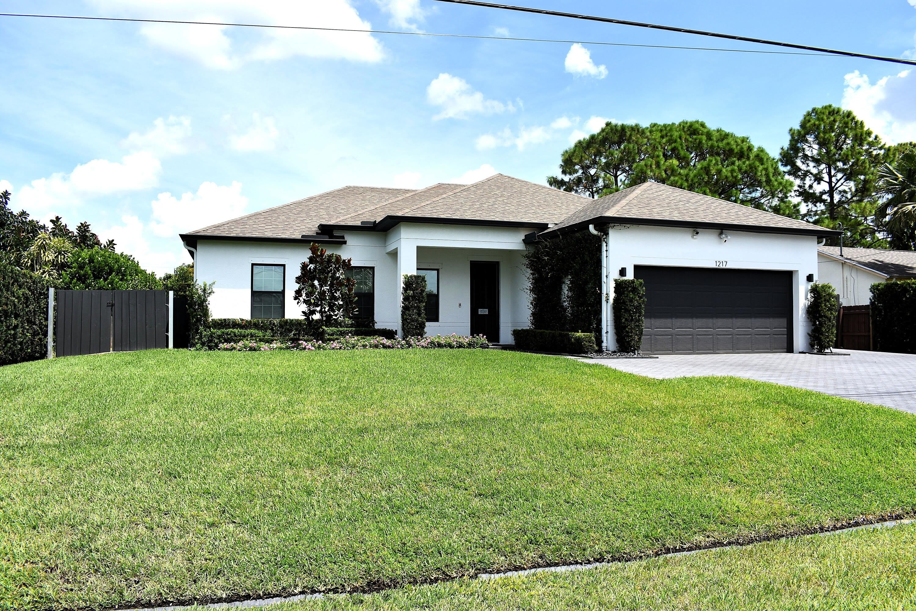 1217 SW Marmore Avenue – photo 1