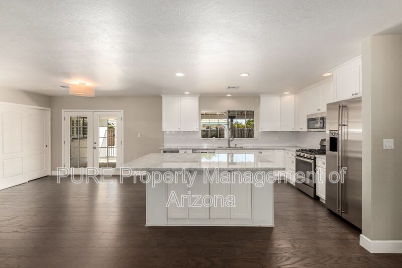 417 E Rose Ln – photo 1