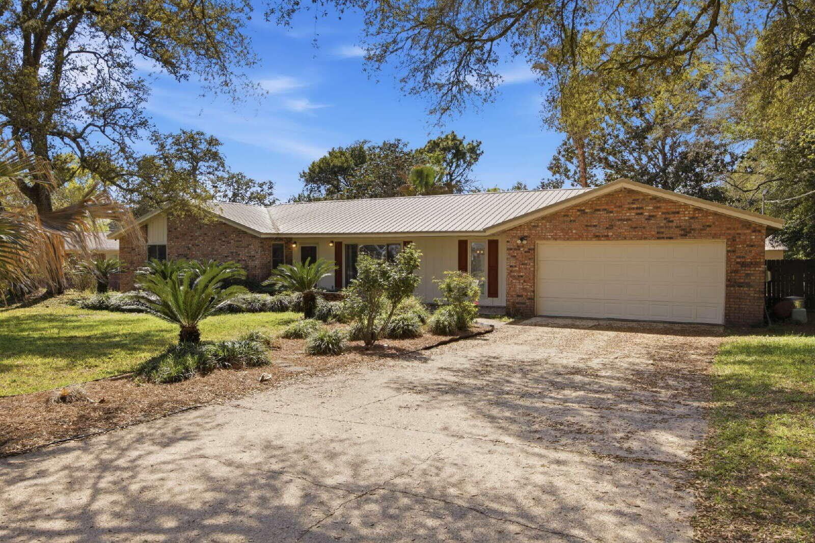 157 Country Club Road – photo 2
