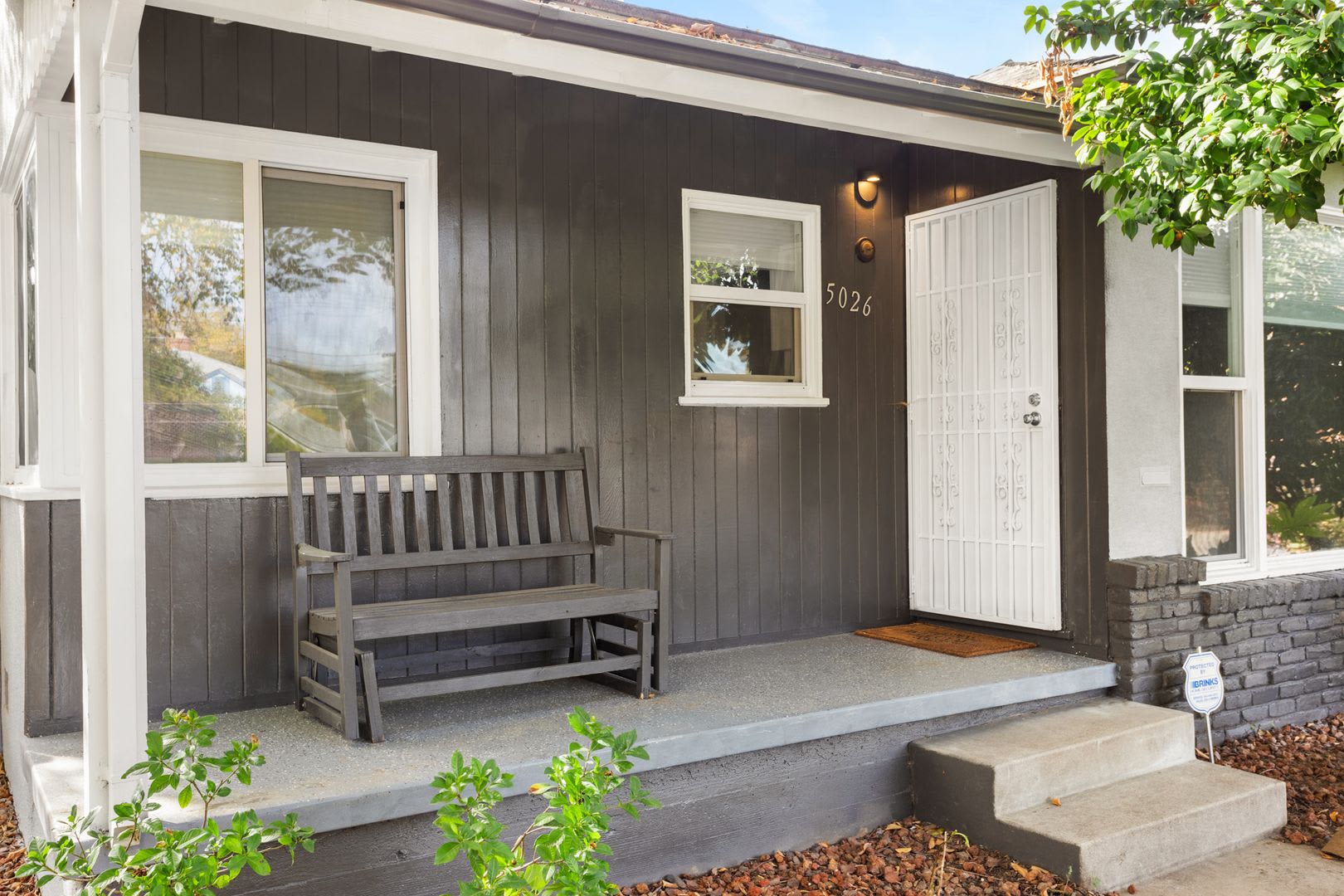 Heart Of Sacramento Duplex For Rent – photo 3