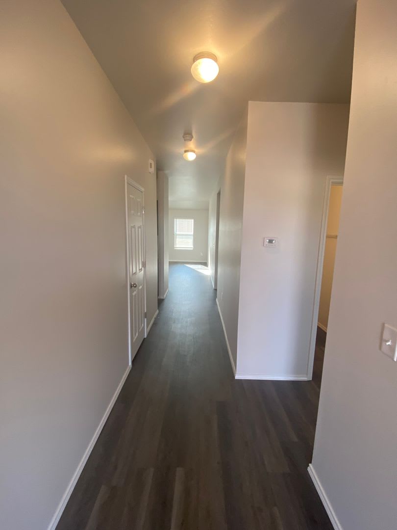 Discover This Modern 3-Bedroom, 2-Bathroom Home in Shadow Valley – photo 4