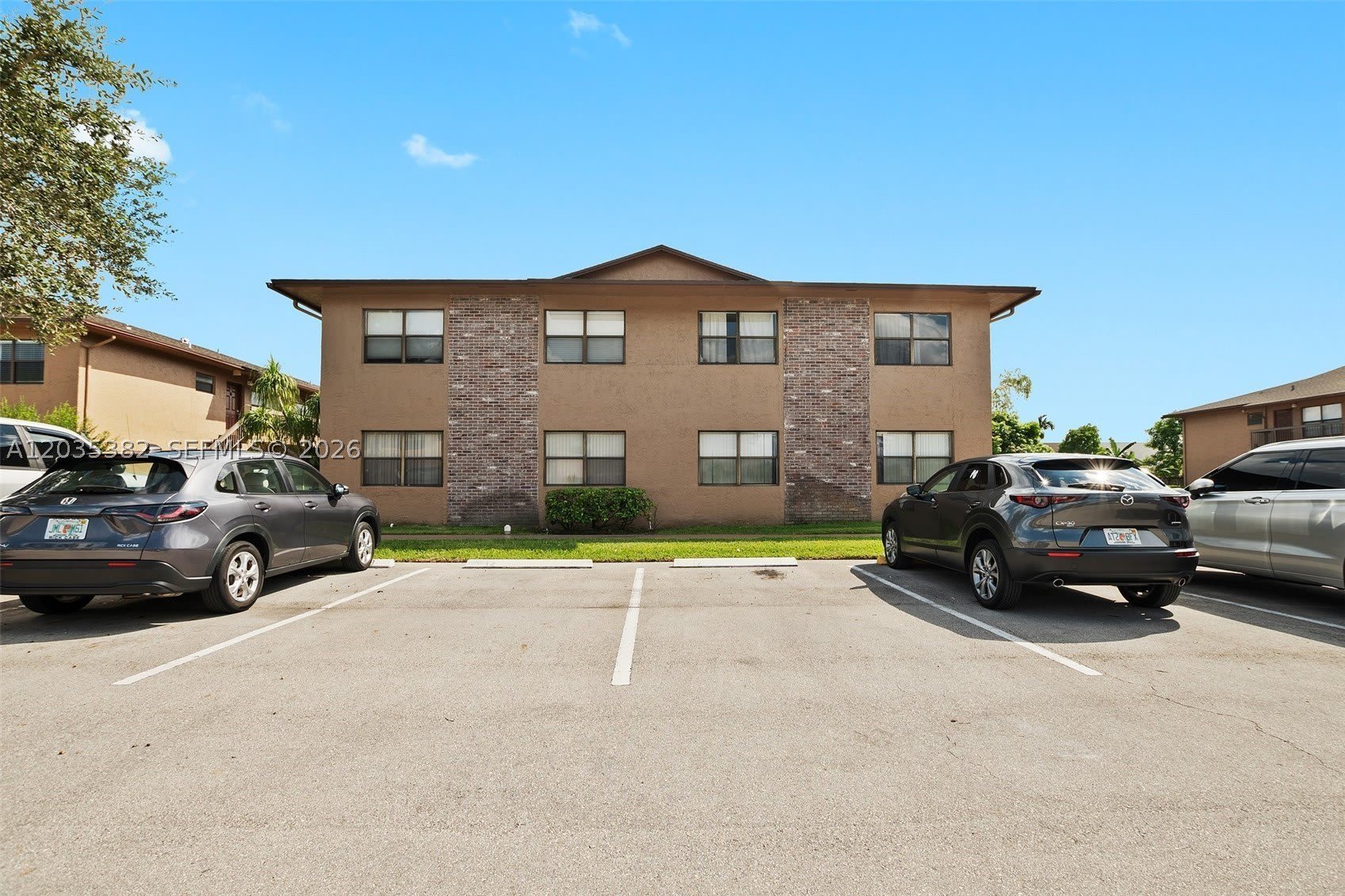 10053 Winding Lake Rd – photo 1