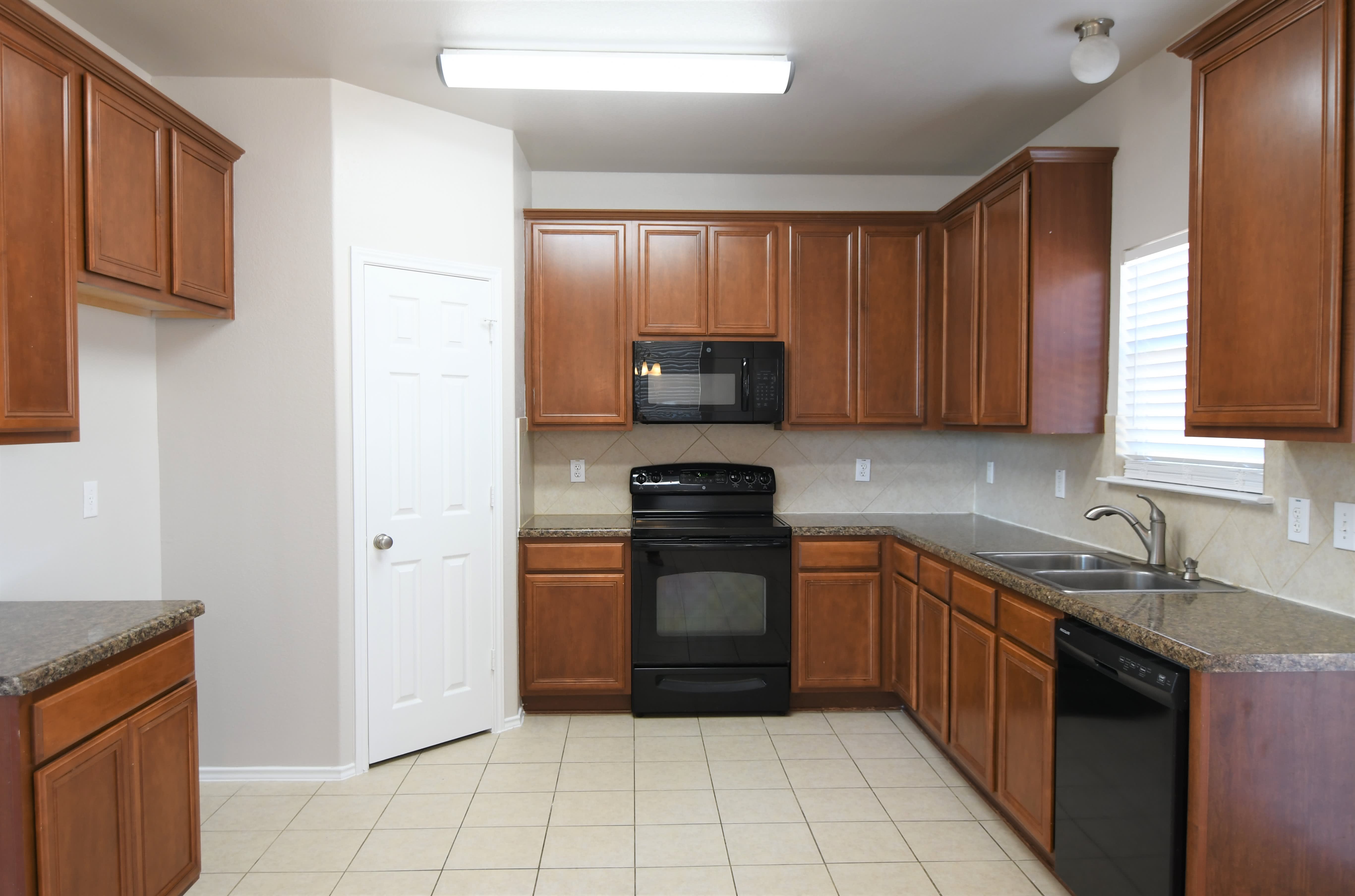 1008 Starlight Dr – photo 4