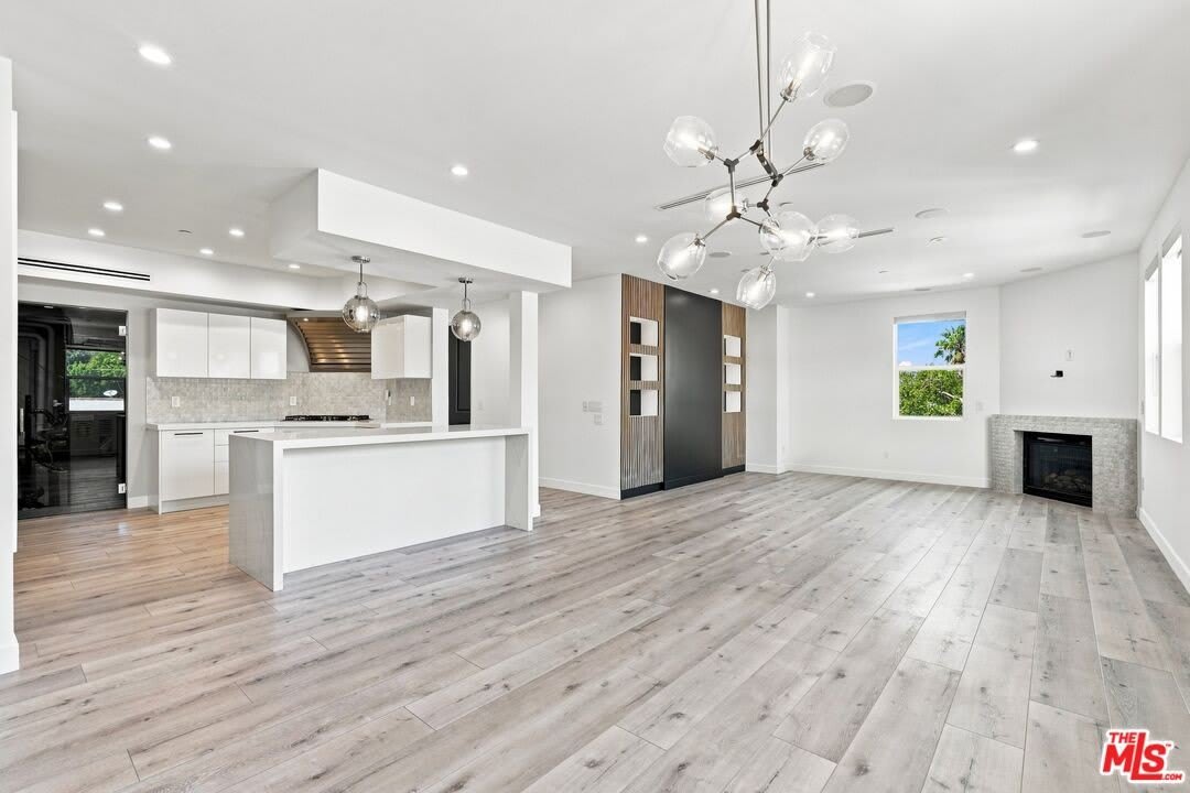 8121 Norton Ave – photo 2