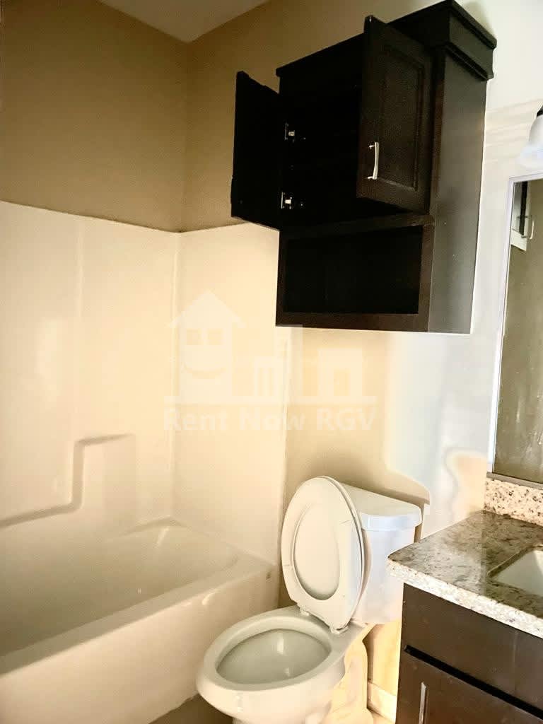 1022 Escondido Ln E – photo 5