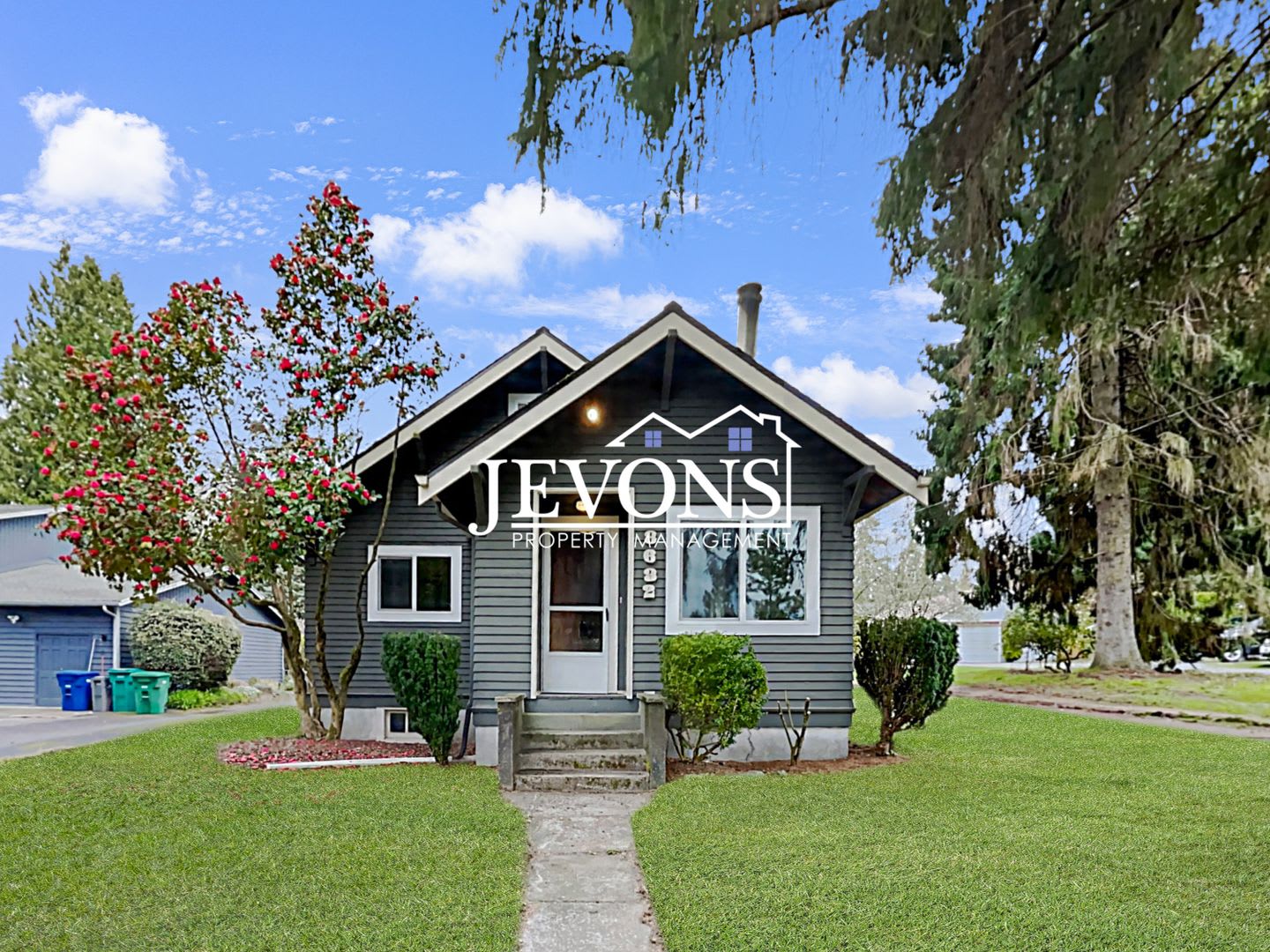 Beautiful Two-Story Single-Family Home in Newcastle – photo 1