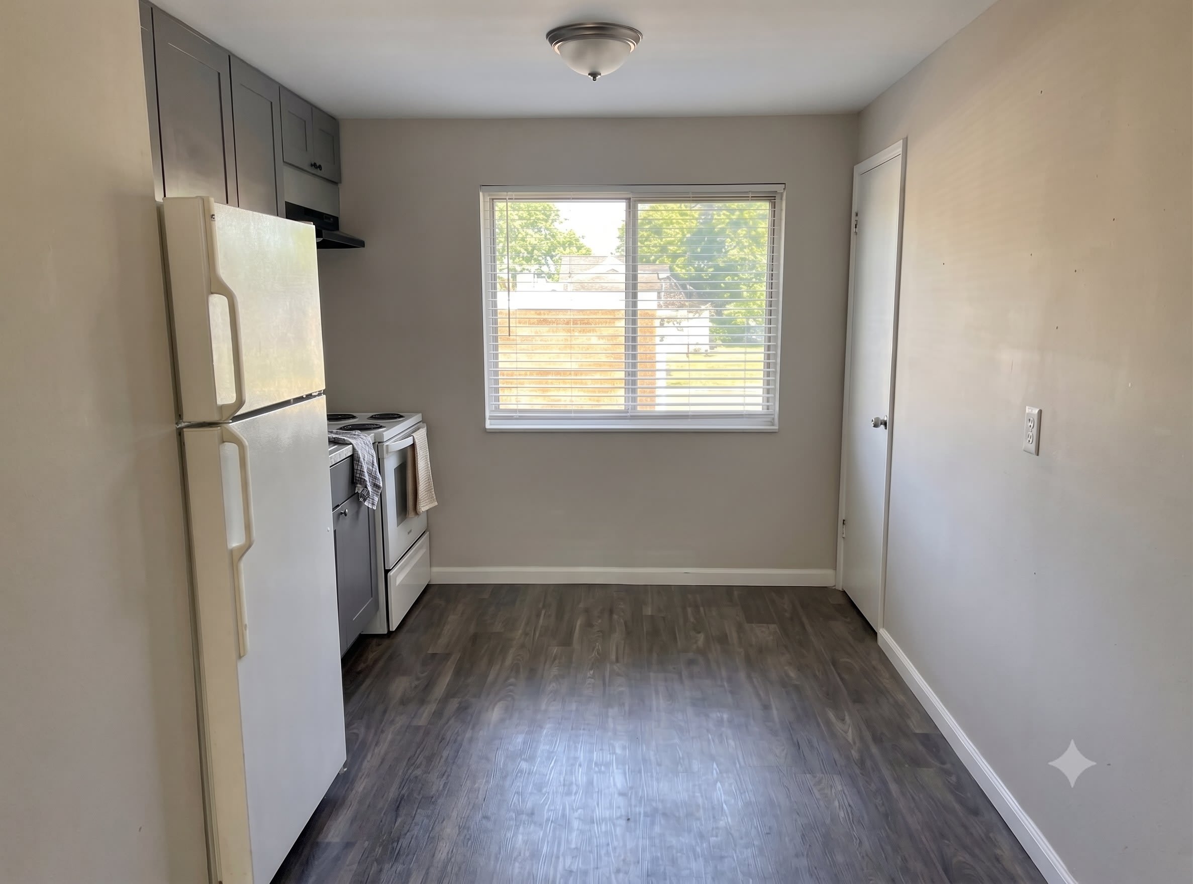 8215 Eads Avenue C – photo 3