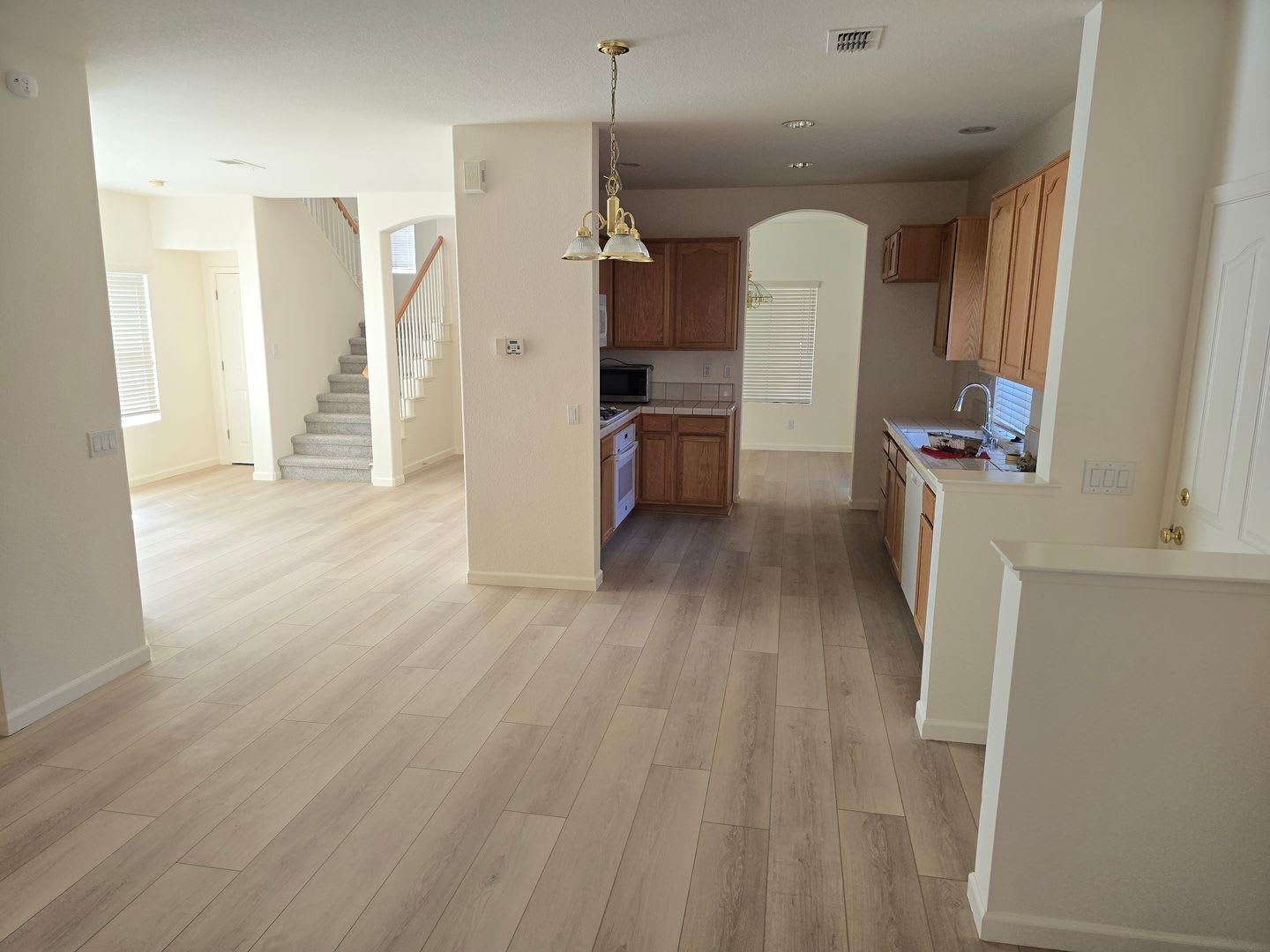 Welcome to your dream rental in Roseville! – photo 4